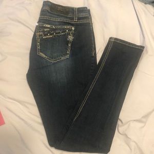 Miss Me Skinny 31x32”